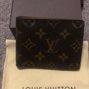 LV multiple wallet
